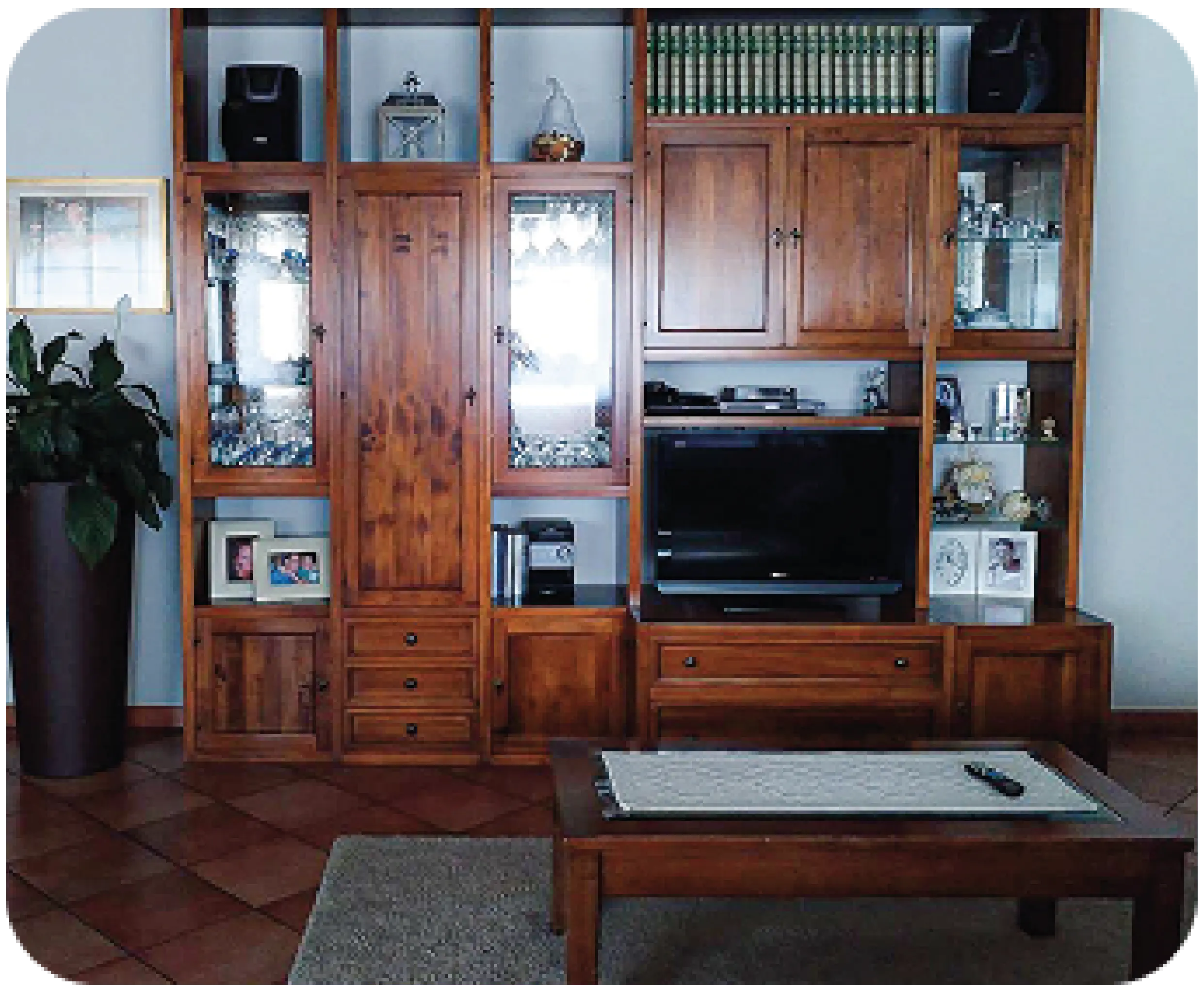 immagine di un mobile da soggiorno rinnovato